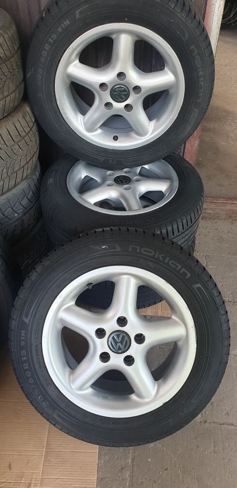 Flegi aluminiowe 15 volkswagen Golf 5 opony letnie 205/60/15