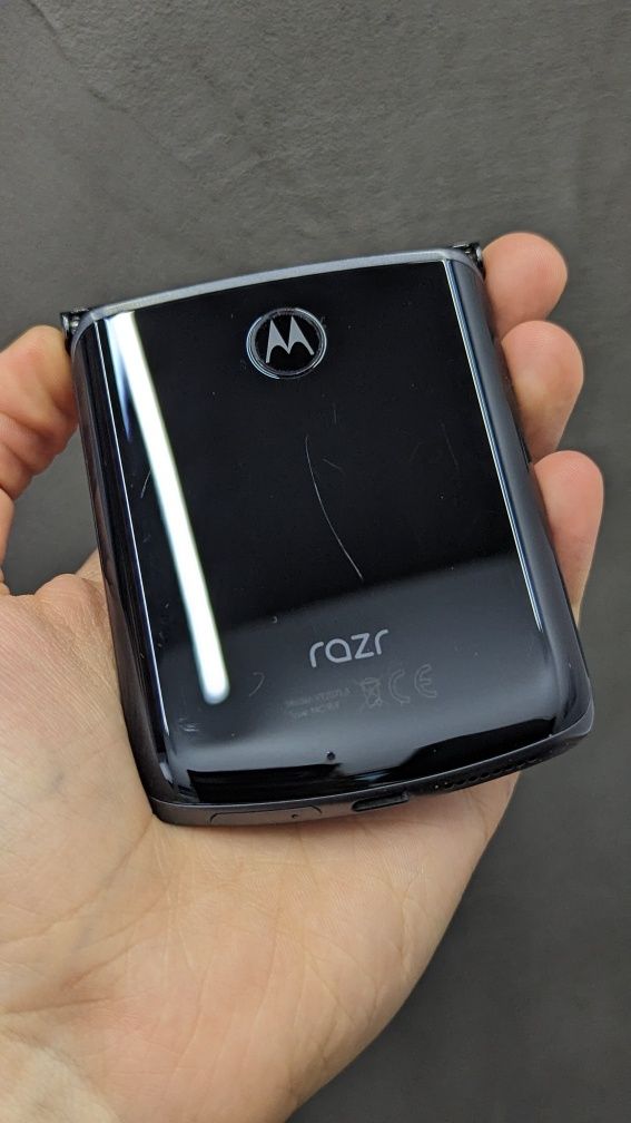 Розкладний Motorola razr 5g 2020 8/256GB Snapdragon 765G