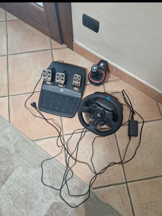 Volante Logitech G923 + Shifter Thrustmaster