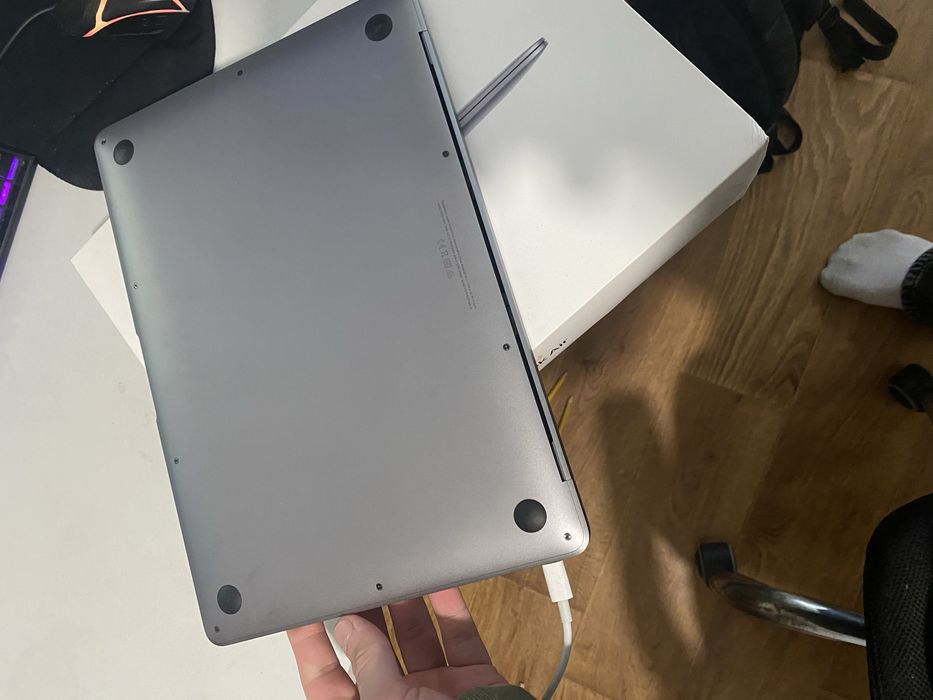 Macbook Air 2020 M1 8/256
