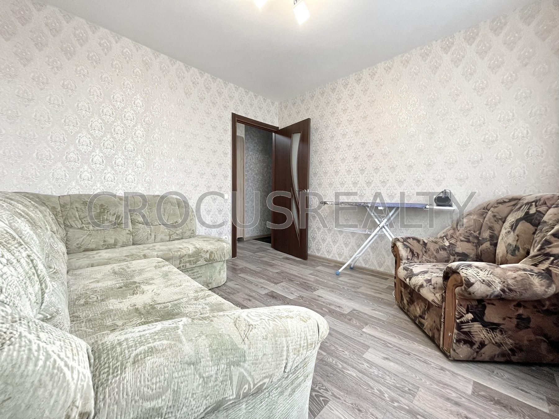 Продаю 2 к. квартиру м. Студенческая, Ак. Павлова, 134