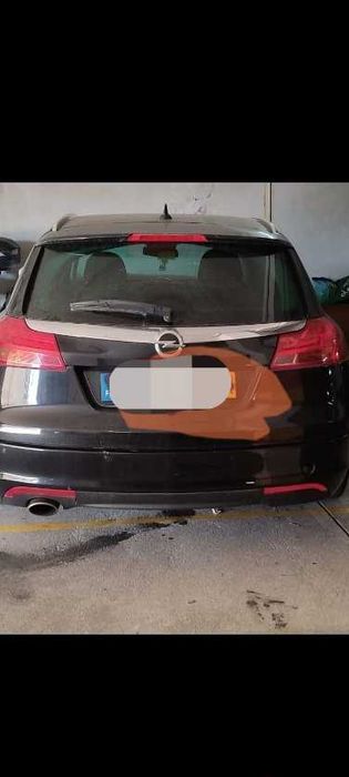 Opel Insignia Sport Tourer acidentada 2010