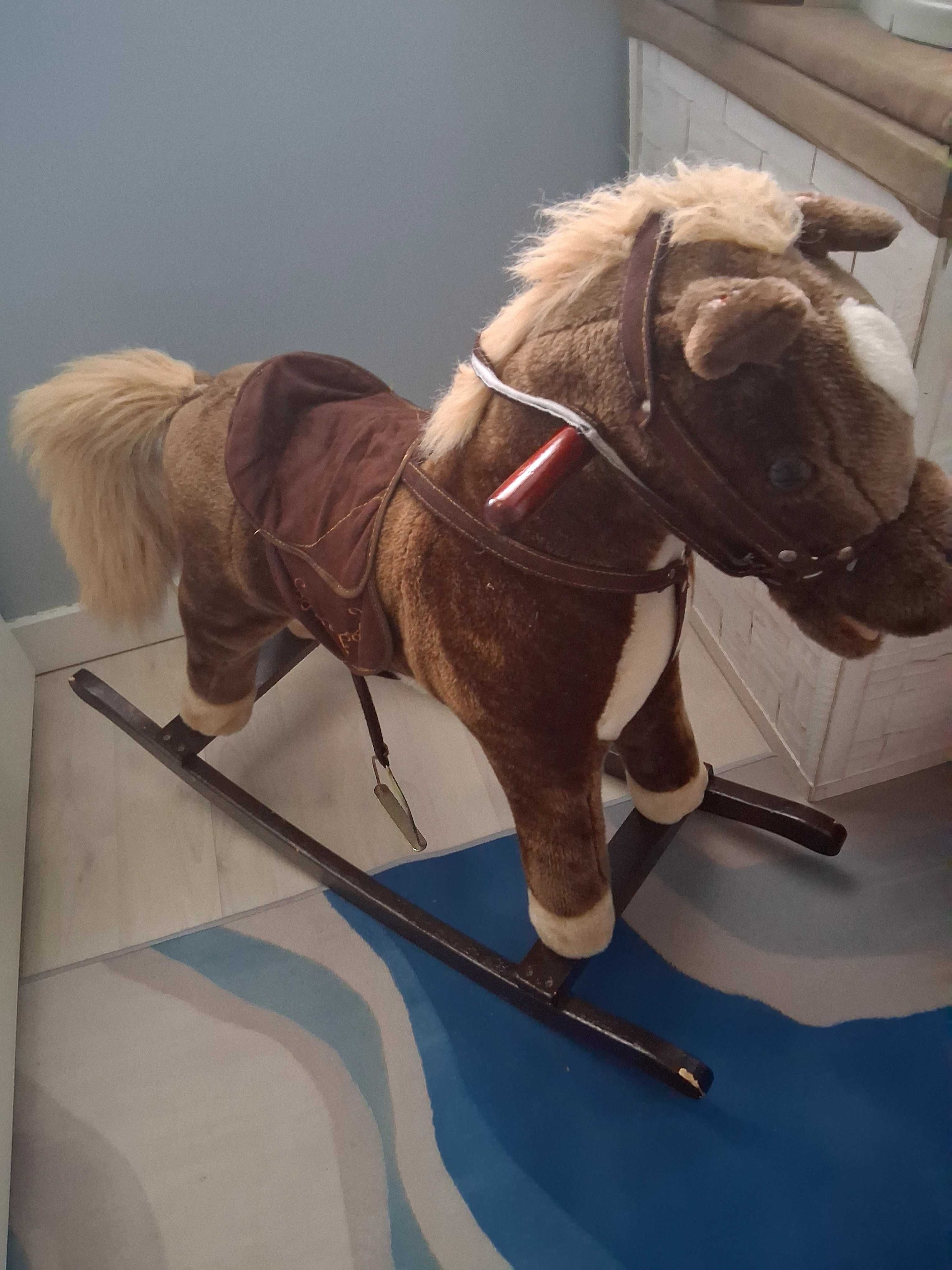 Cavalo baloiço novo
