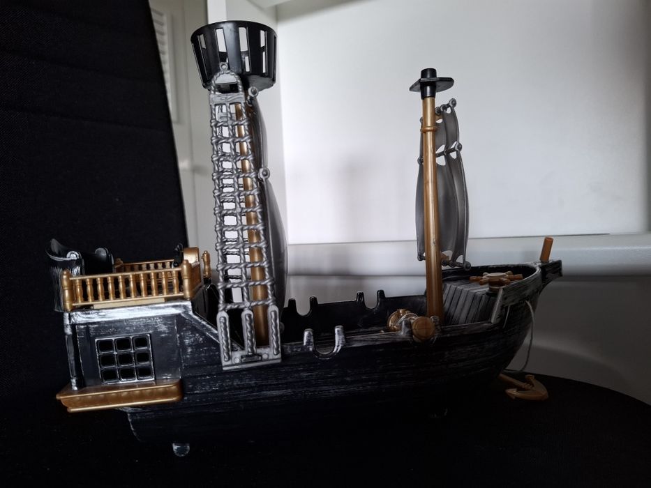 Sprzedam statek piracki