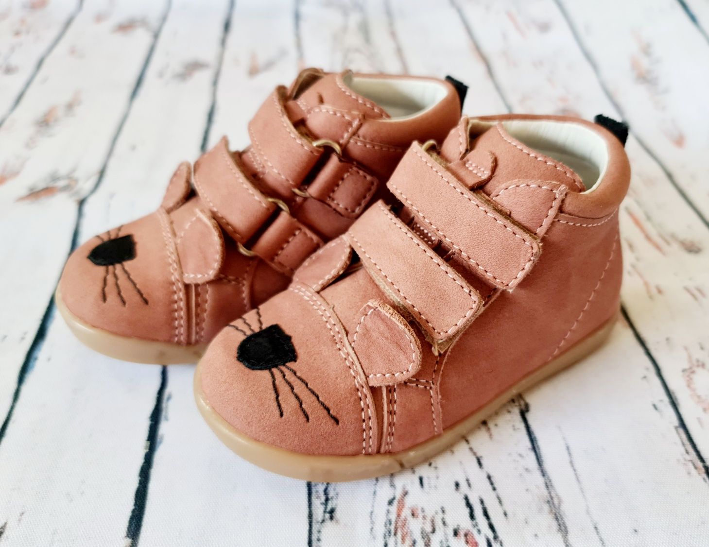 Wyprzedaż buty MIDO, r. 18