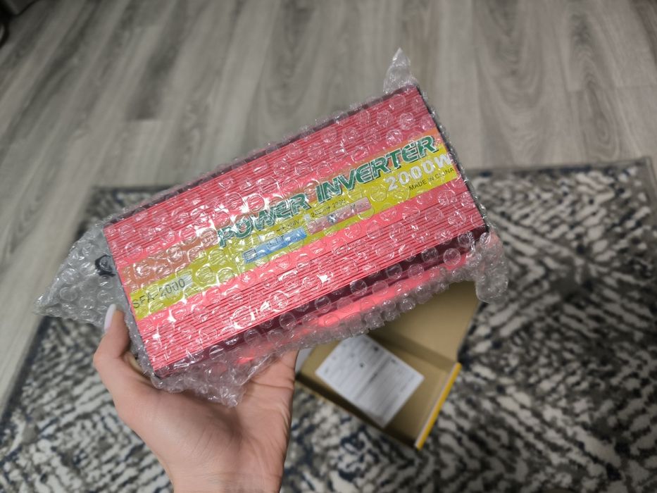Останній перетворювач напруги (інвертор) з 12V→220V 2000W
