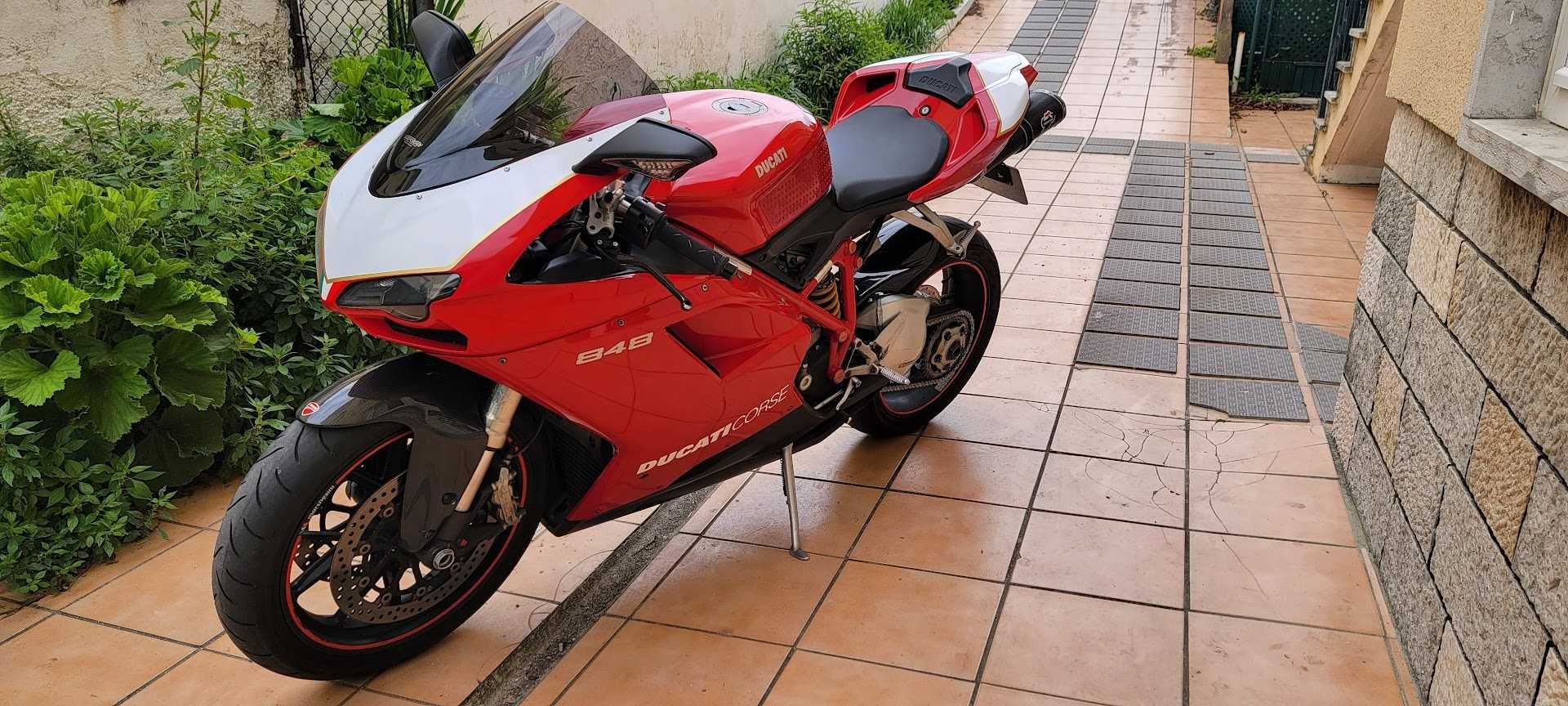 Ducati modelo 848 imaculada