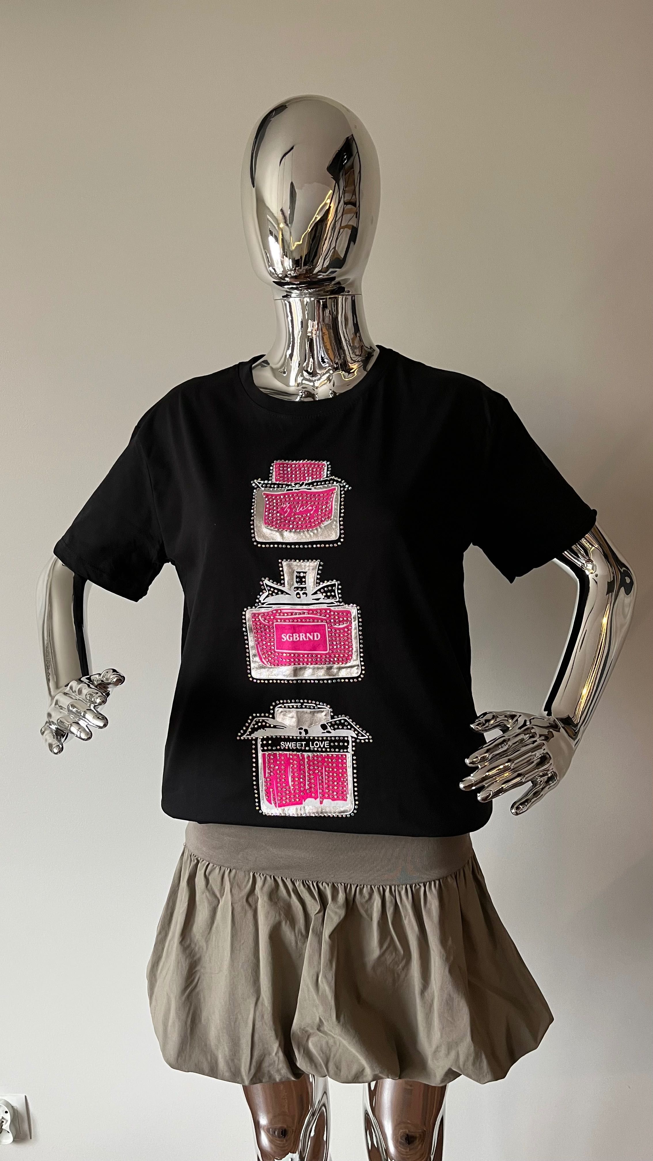 Czarny T-shirt z motywem perfum