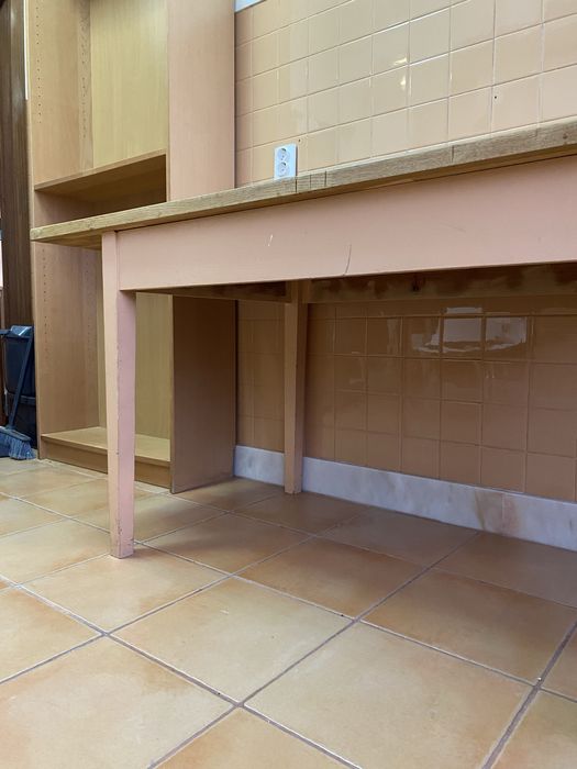 Mesa de madeira sala/cozinha