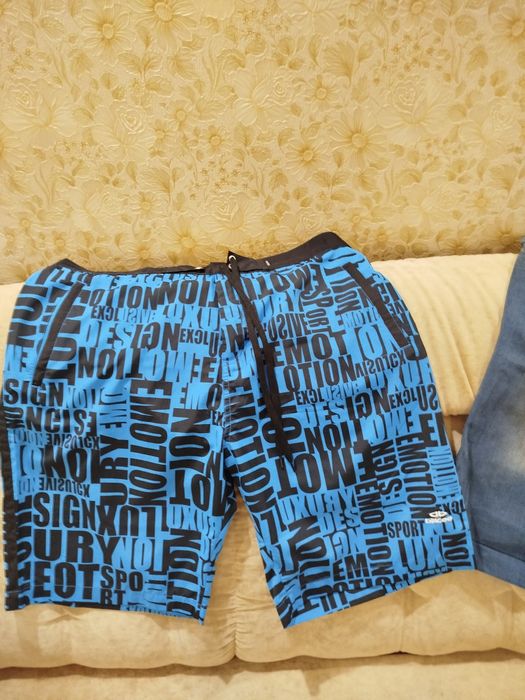 Чоловічі шорти різні