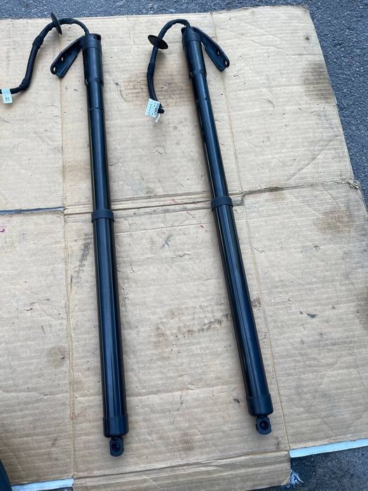 Амортизатори електро ляди Nissan Rogue 2014-2020 стійки багажника 2018