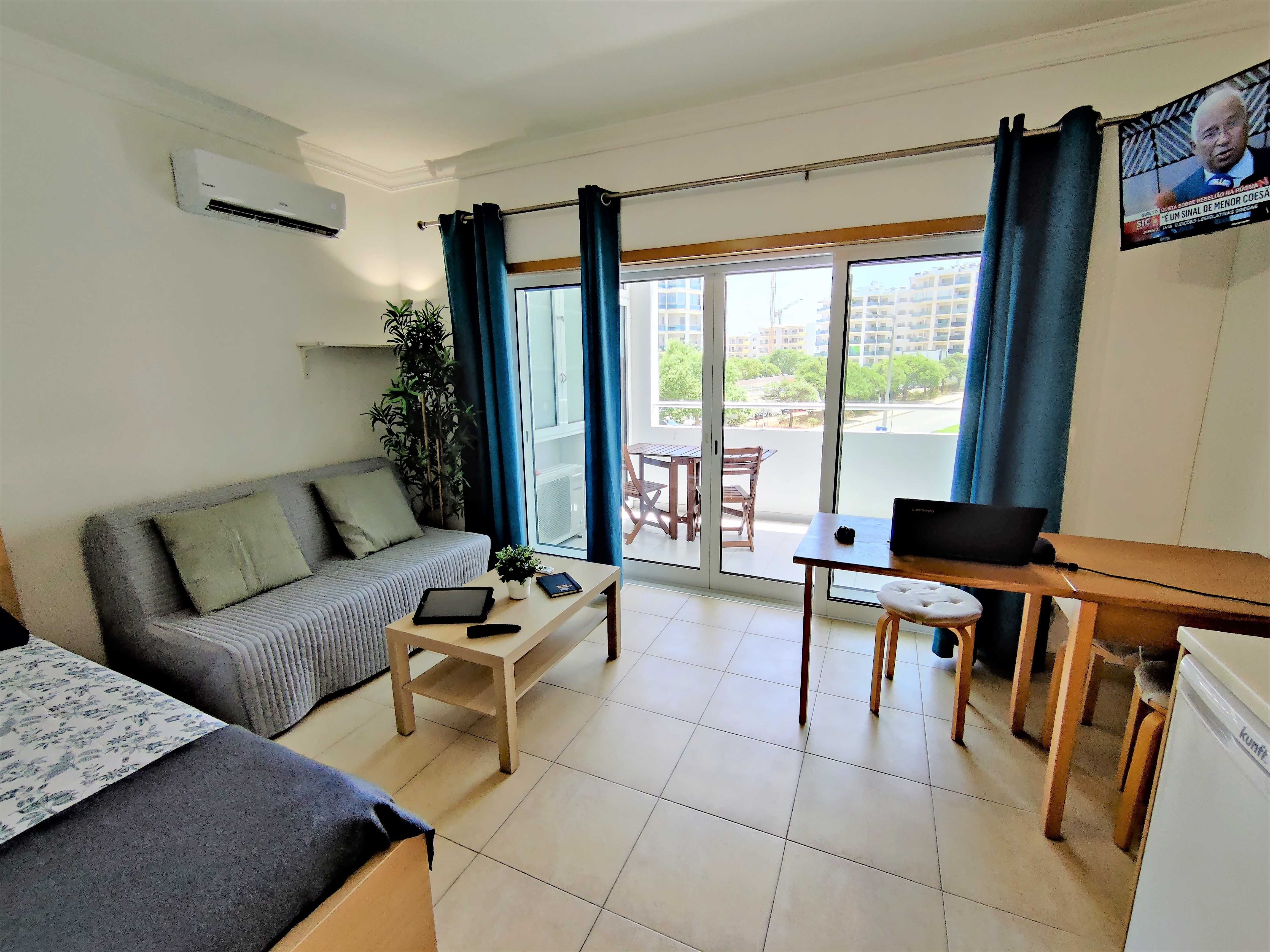 Últimas Datas - Magnífico estúdio - Piscina, AC, WiFi, Roupas, próx.