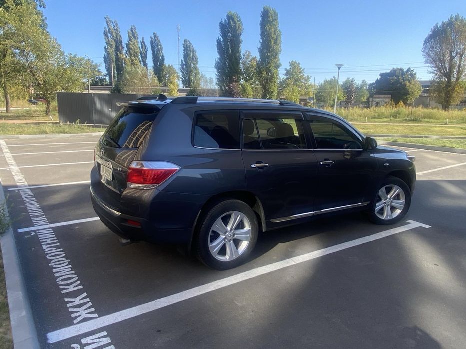 Продам Toyota Highlander