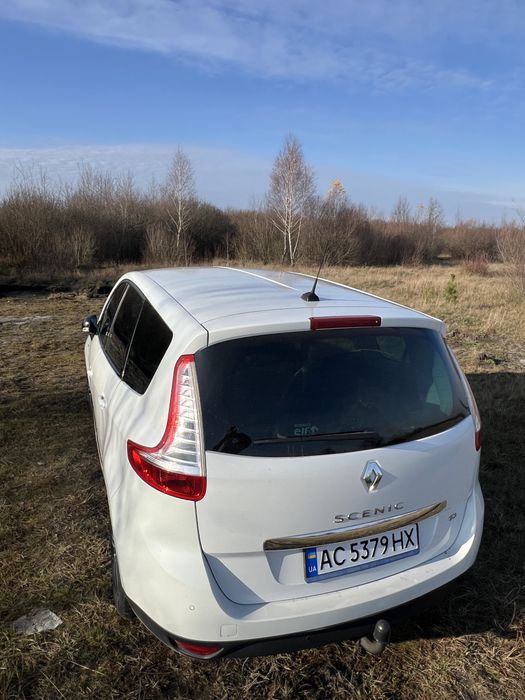 Рено Сценік з європи