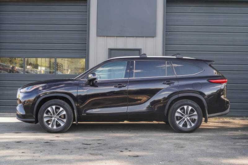 2022 Toyota Highlander Hybrid XLE