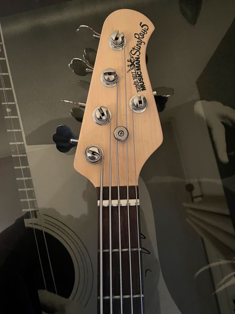 Baixo Musicman Stingray 5