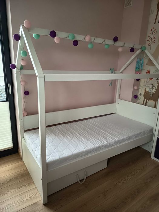 Łóżko domek białe drewniane 190x90cm z szufladami + materac