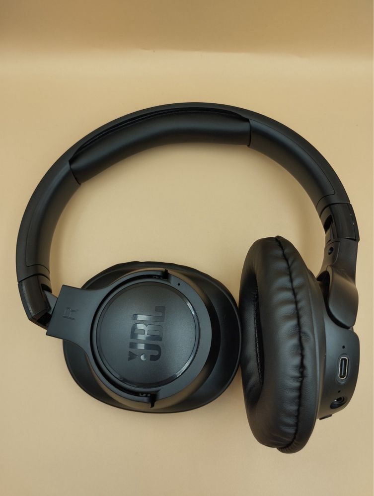 Безпровідні наушники JBL Tune 710NC Black