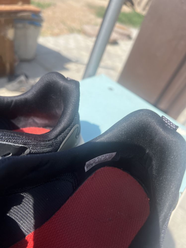 adidas 42 оригінал, 26,5 см.
