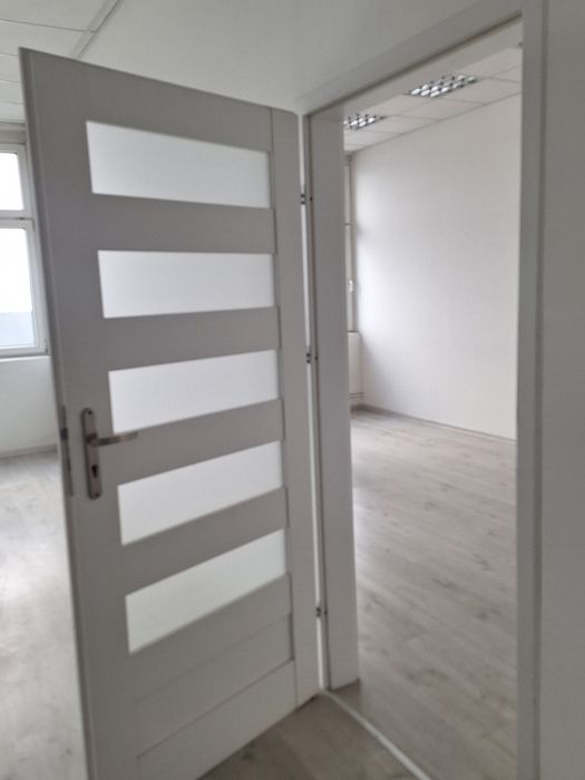 Drzwi wewnętrzne ościeżnica regulowana