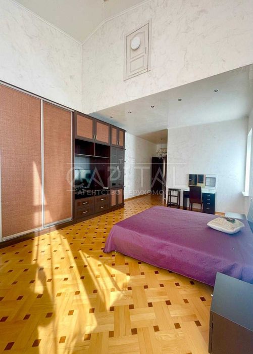 ВЕЛИЧНА РЕЗИДЕНЦІЯ біля води 420м2 — розкіш і приватність у Плютах