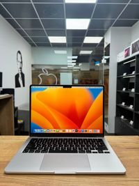 Macbook Air 2022 (M2/8gb/ 256 ssd) ГАРАНТІЯ