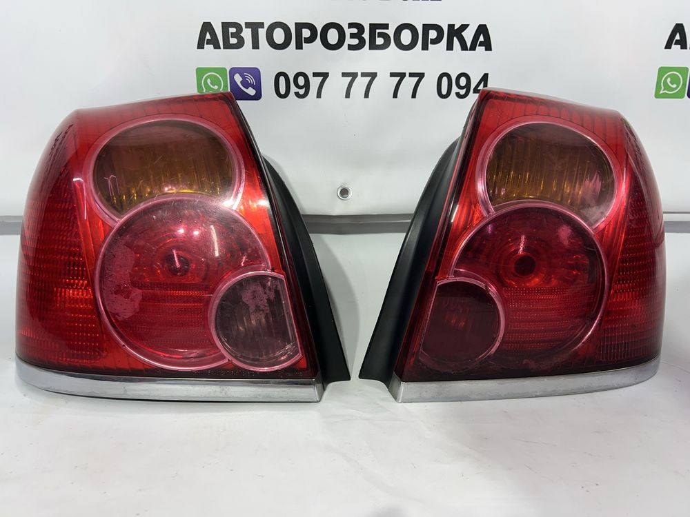 Лiхтар стоп фонарь Toyota-Avensis T25 Хэтчбек