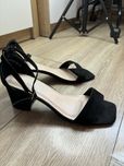 Buty na klocku obcasy vinceza czarne sandałki 38 K