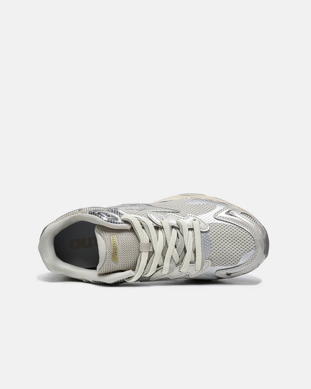 Mizuno Adventure Dirty White (SALE)