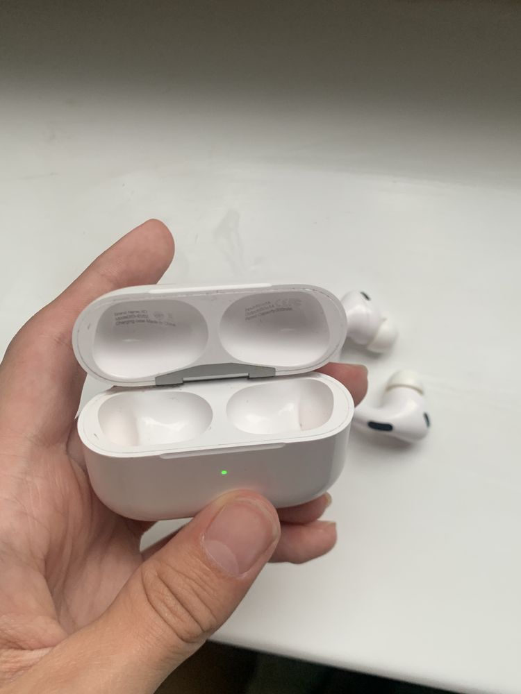 Наушники AirPods Pro