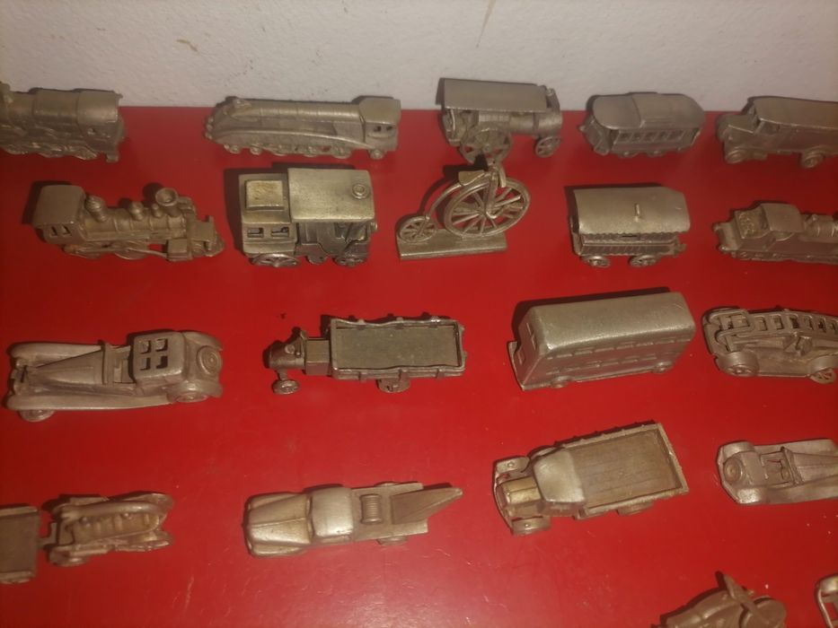 Coleção 30 minitura de estranho por 65 €