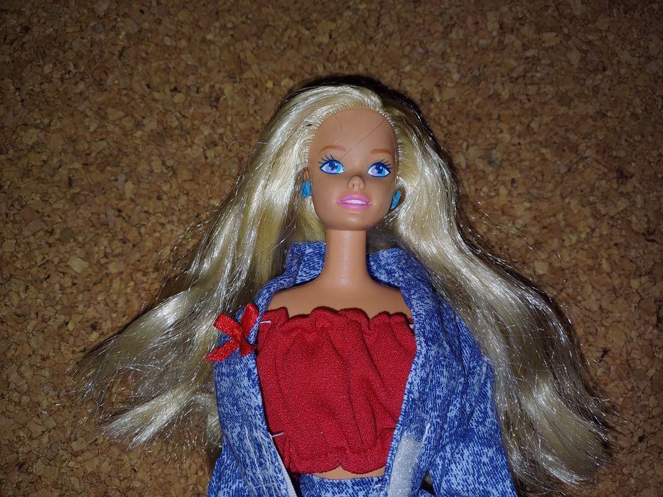 Barbie Vintage, ano 1976.
Mattel. 
Barbie com roupa original, calçado