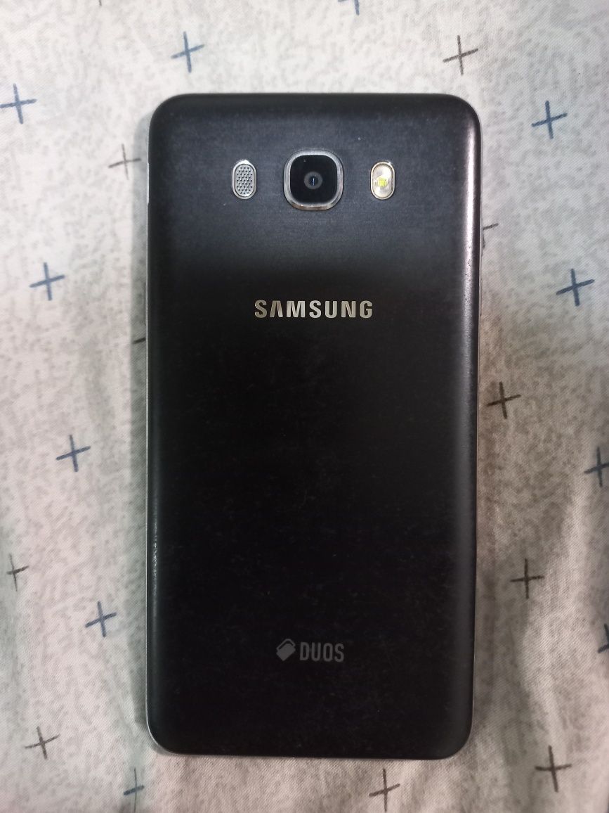 Продам Samsung J7 DUOS