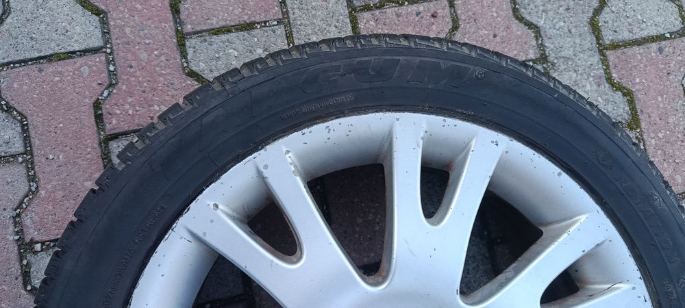 Opony zimowe z felgami 225/45/R17