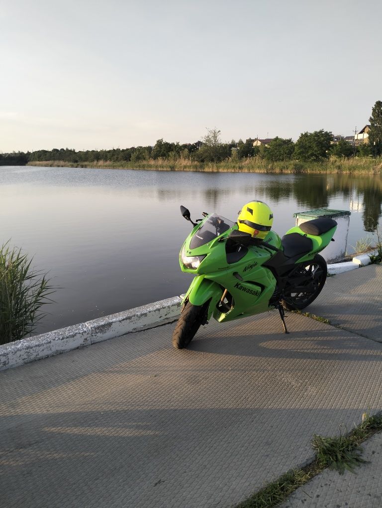 Продам Kawasaki ex250j 2008 року