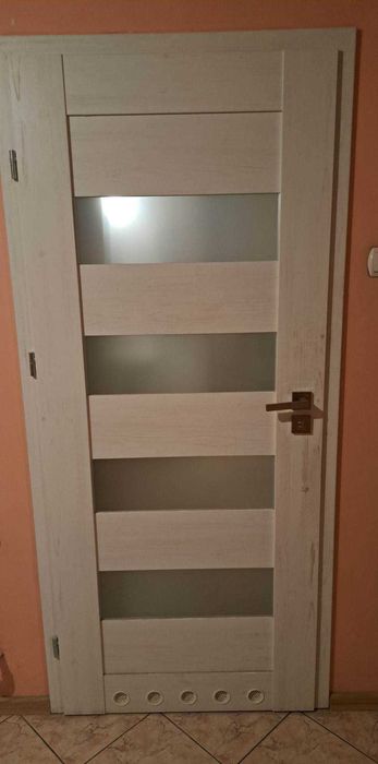 Drzwi białe z ościeżnicami — używane !!!