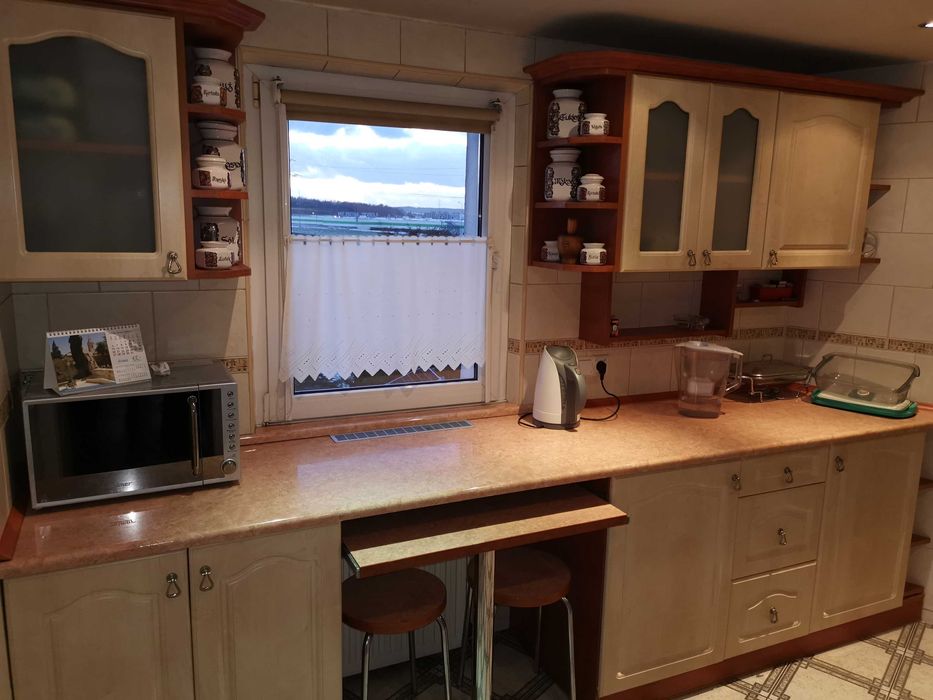 Wynajmę dom wolnostojący piętrowy.