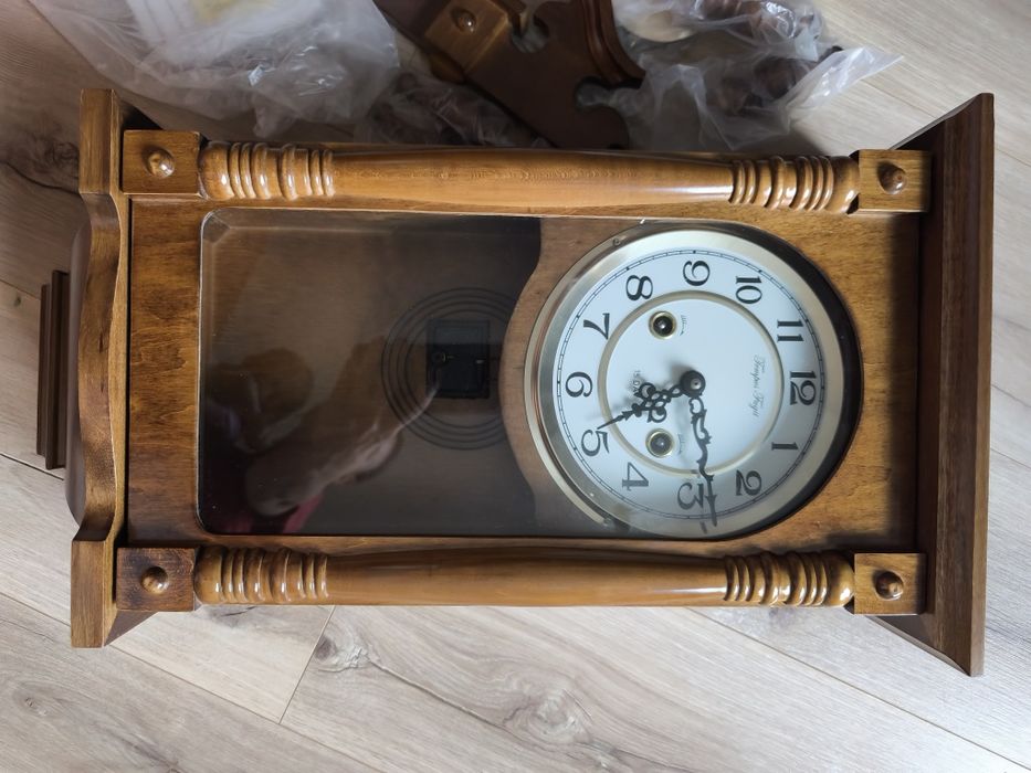 Zegar ścienny wiszący drewniany nowy