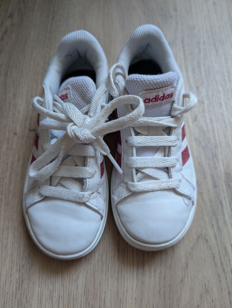 Sapatilhas Adidas T28
