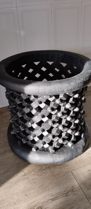 Vaso de madeira maciça