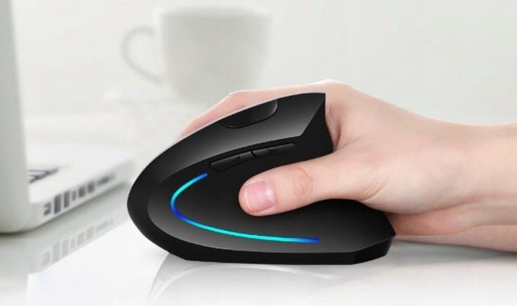 Ergonomiczna myszka bezprzewodowa pionowa