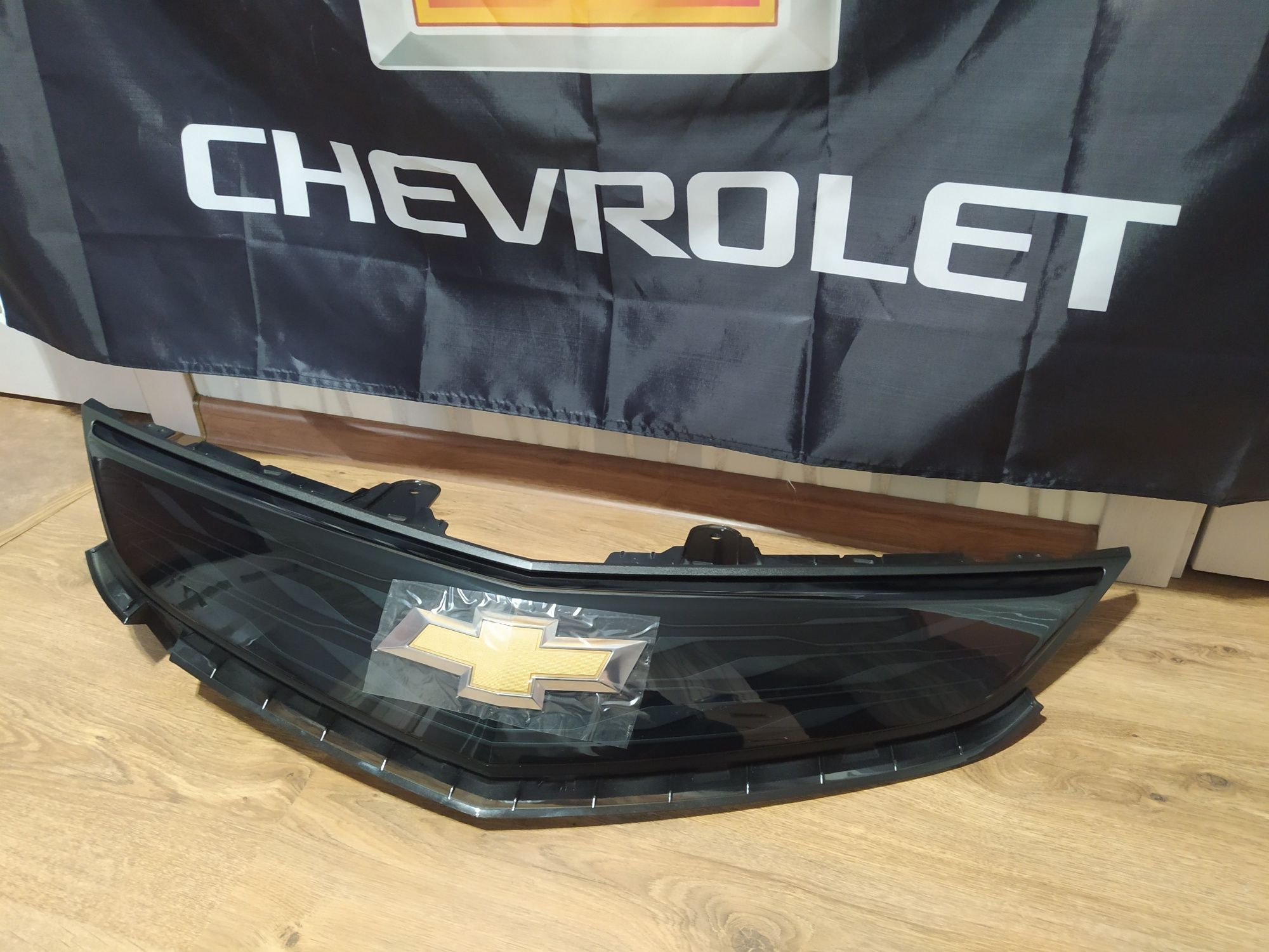 Chevy Bolt EV 17-21 решітка радіатора нижня гриль в НАЯВНОСТІ подіум
