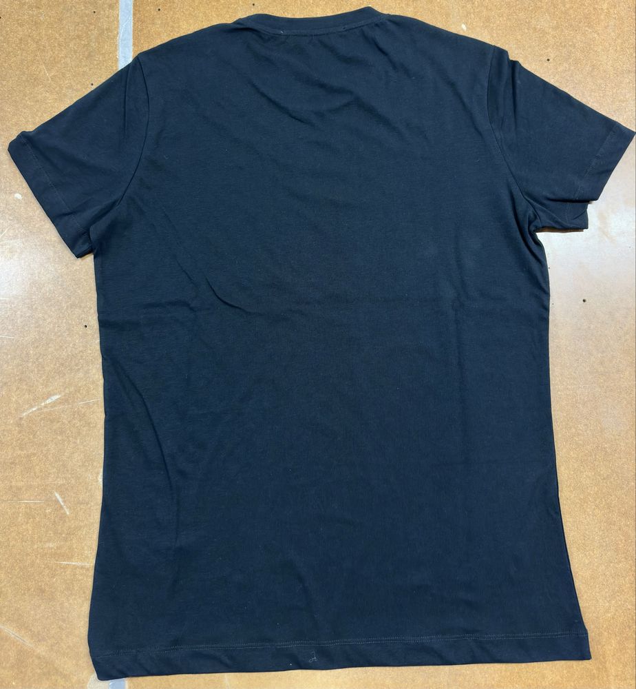 T-Shirt Calvin Klein Preta