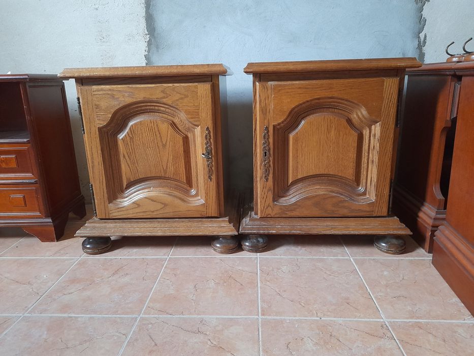 Шафи , комоди ,столи меблі Бе