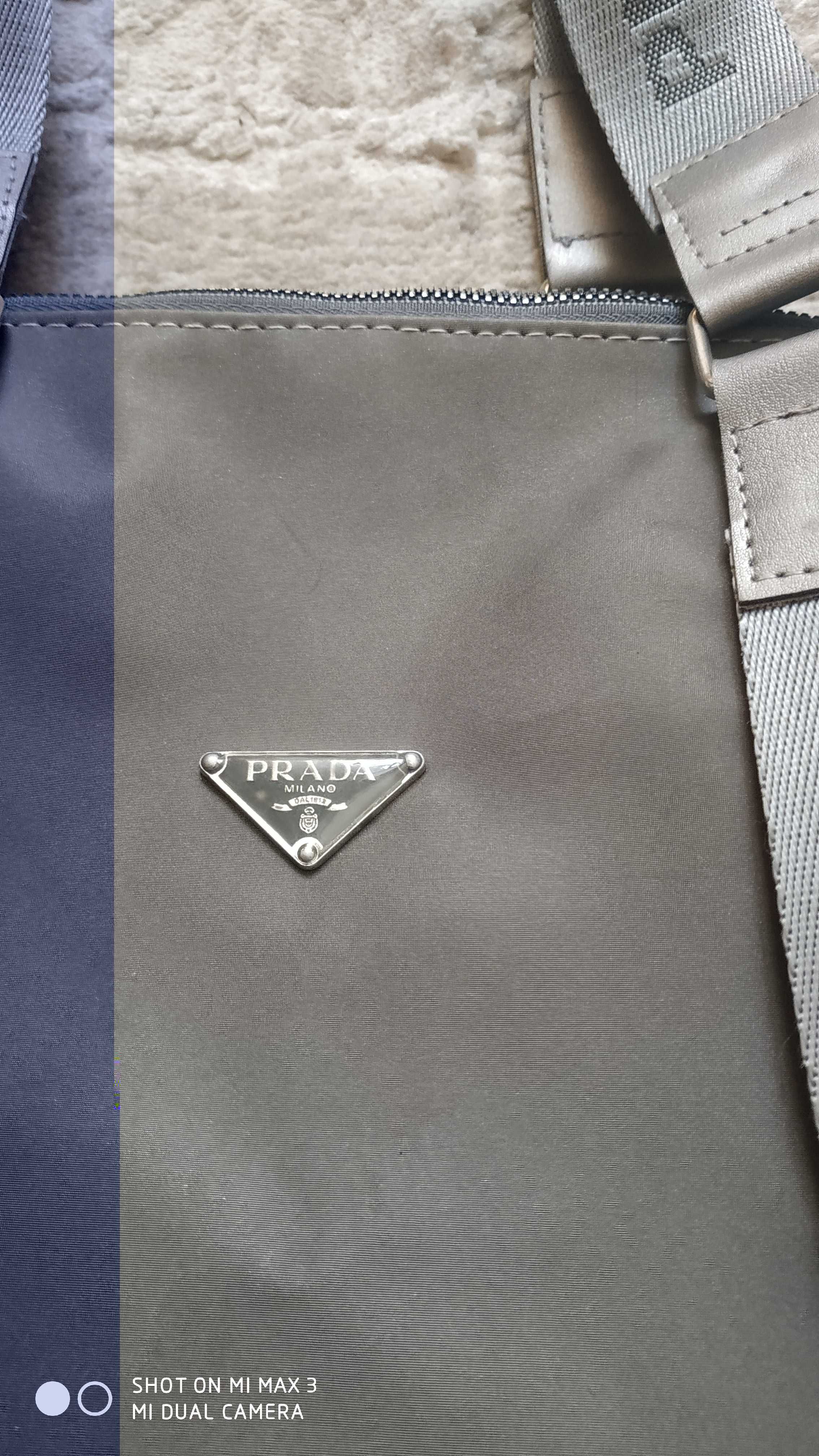 Сумка Prada на молнии
