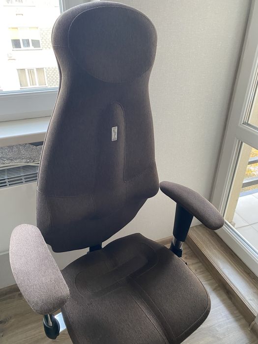 Ортопедичний стілець кулик систем та розкладний стіл