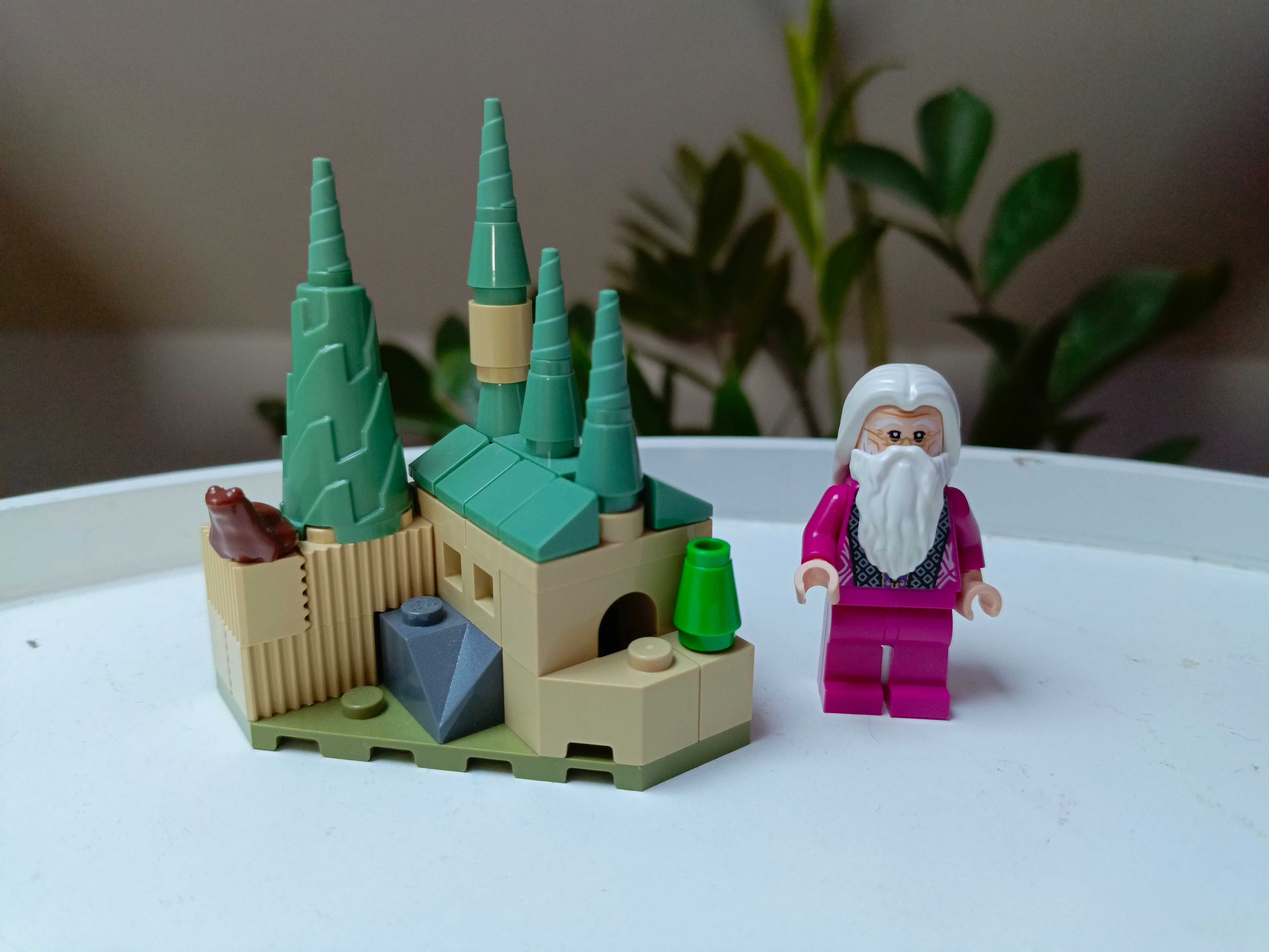 Lego zamek Hogwart + figurka Albus Dumbledore