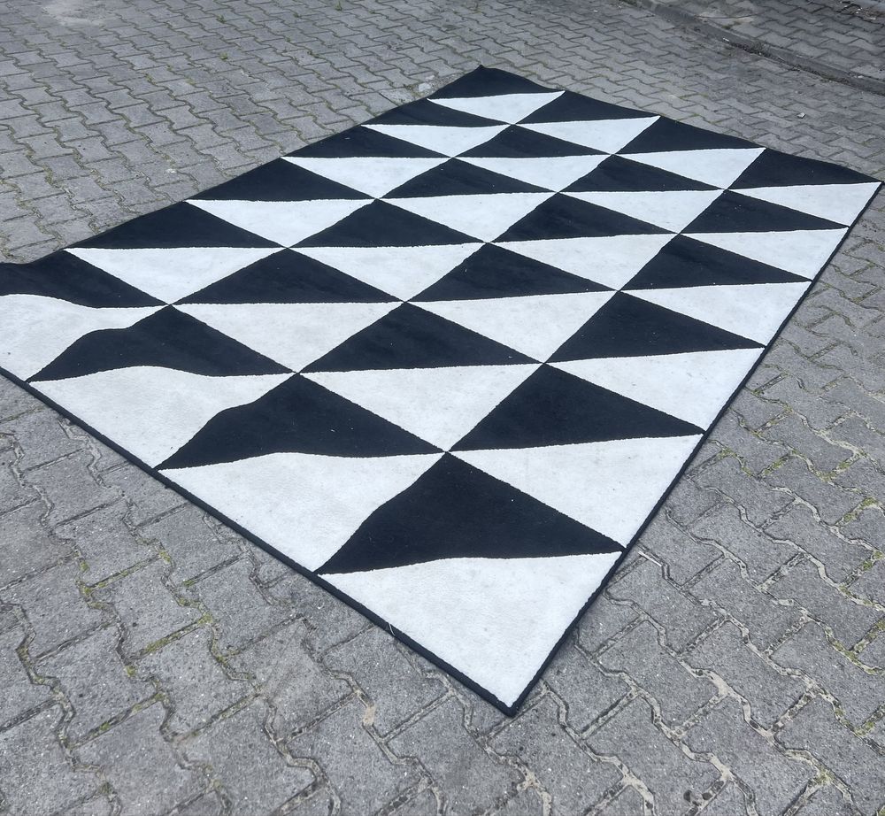 Dywan z krótkim włosem 300x200cm czarno bialy