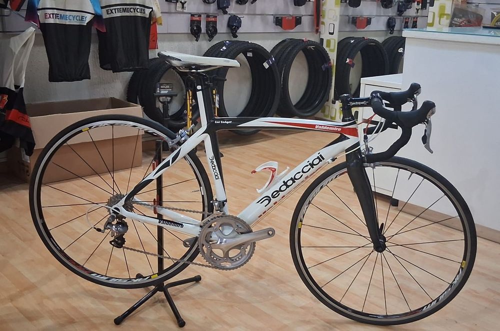 Vendo bicicleta estrada carbono Negociável