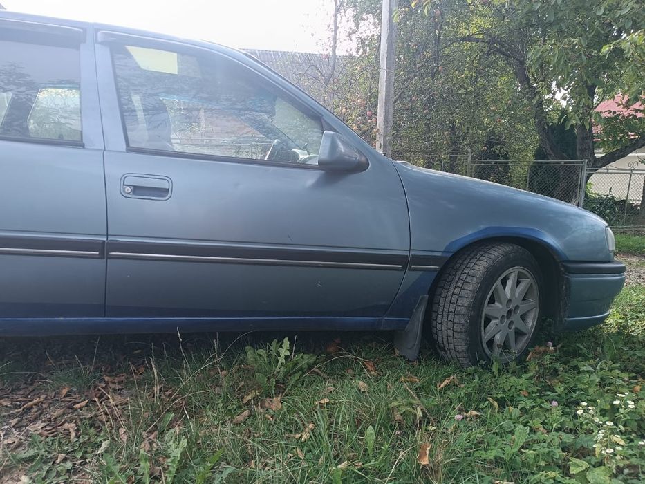 Машина Опель  Вектра А